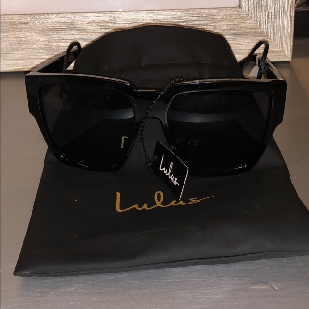 Edna Black Oversized Sunglasses
